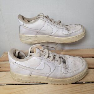 Nike Air Tennis Shoe - Size 6.5Y